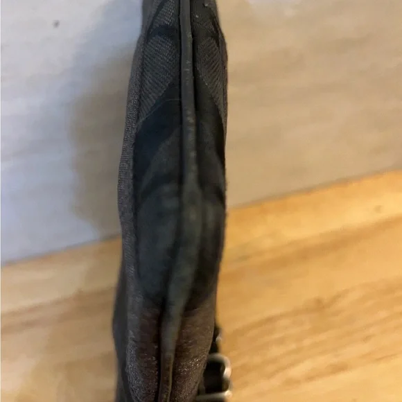 Vintage Stylish Coach Grey Black C Logo Leather Tag - Picture 14 of 15